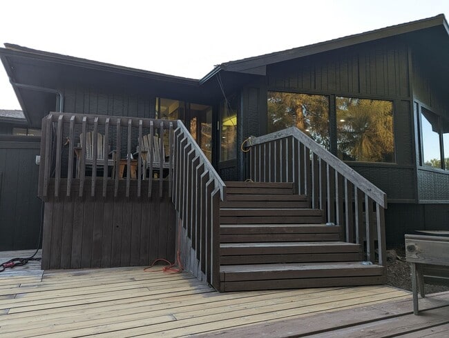 Photo - 250 NW Sunrise Dr