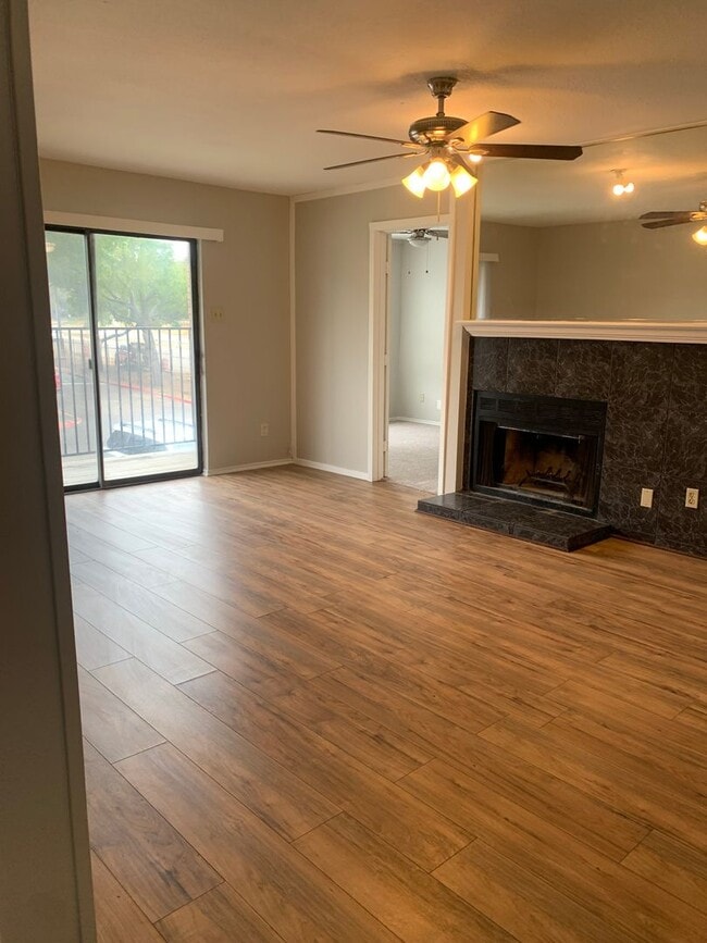 Photo - 8109 Skillman St