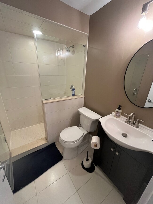 Photo - 2123 Christian St