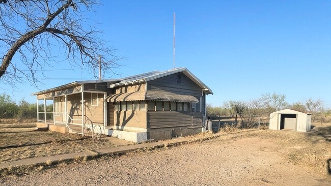 Building Photo - Quiet Charm Meets Comfortable Living: Your Perfect 2-Bedroom Retreat in Snyder!