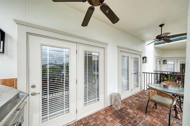 2305 Edgewater Dr Unit 1721