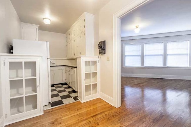 Photo - San Carlos Apartments