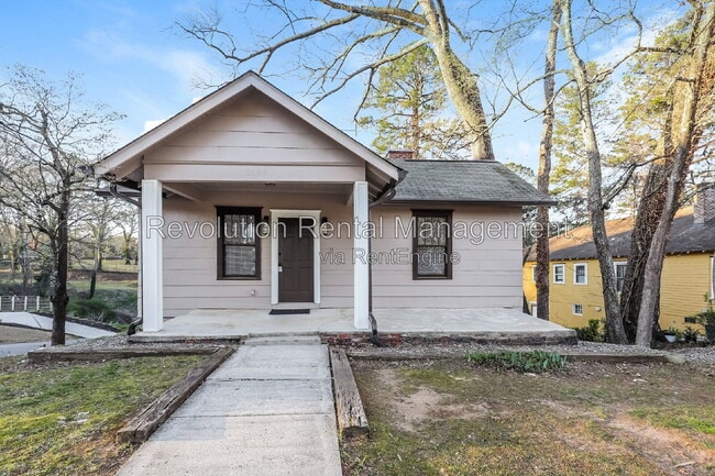 Building Photo - 2034 Cambridge Ave Unit A