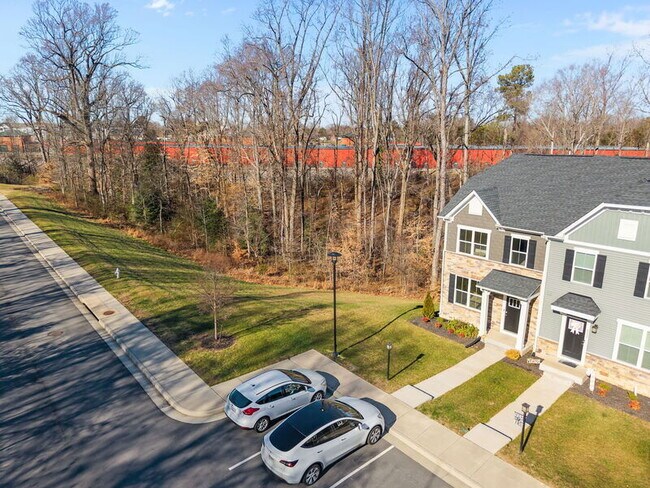 Photo - 4000 Grove Point Dr