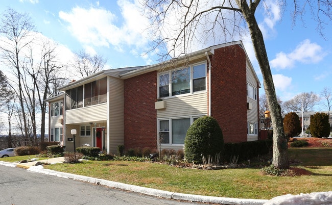 Photo - Eden Roc Apartments