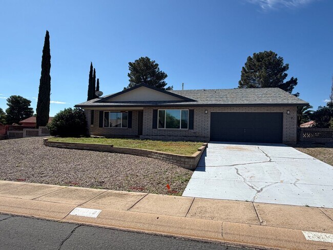 1118 E Katherine Dr