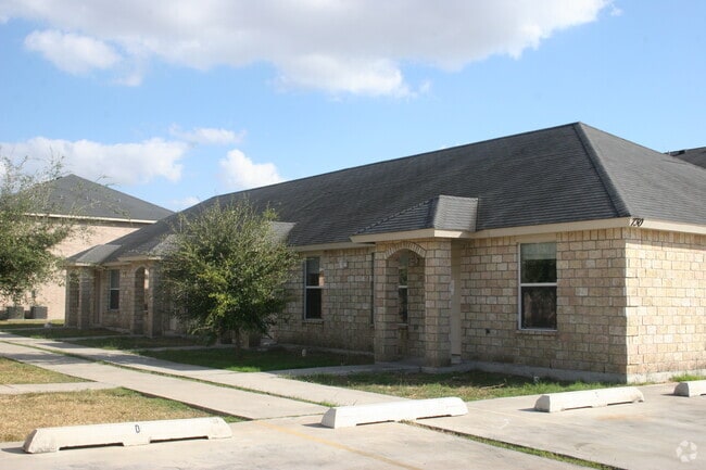 Building Photo - 730 Sonesta Dr Unit A Rental