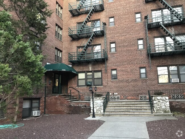 Building Photo - 1104 Palisade Ave Unit 1M Rental