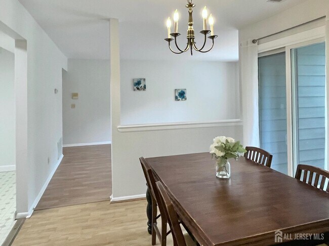 Photo - 2217 Sayre Dr Unit 0