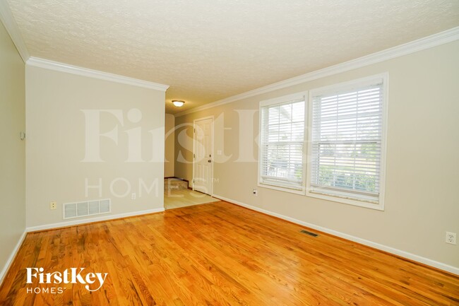 3288 Darby Glen Blvd