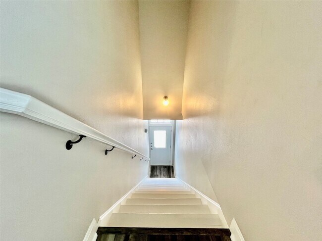311 S Locust St Unidad 205