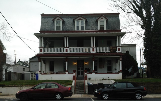 Photo - 655 S Potomac St