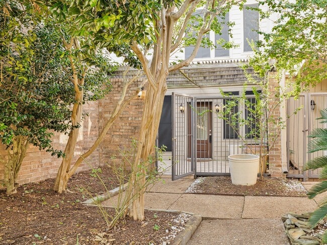 Building Photo - 12660 Briar Patch Dr Rental