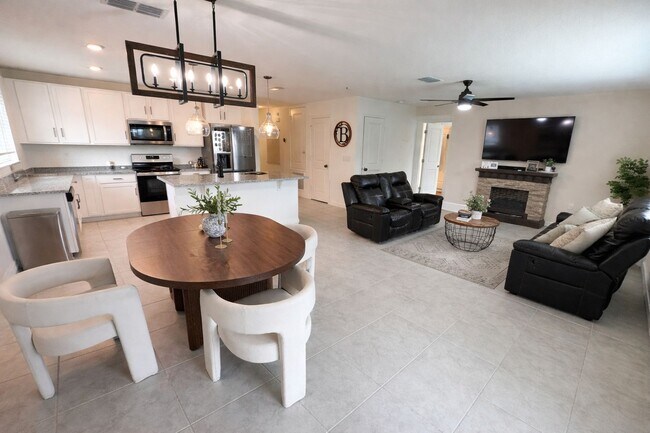 Photo - 433 Summer Grove Ln