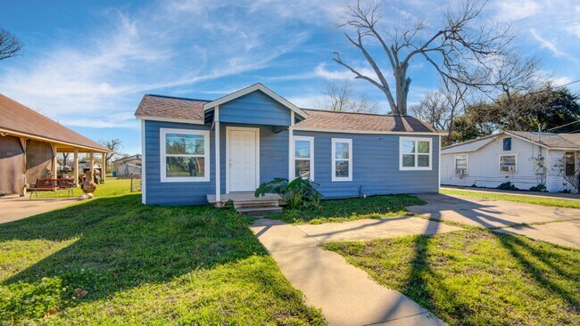 Photo - 207 E Bernard St