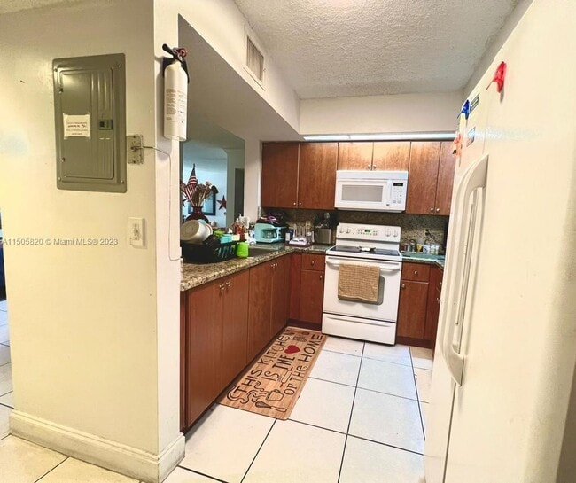 Building Photo - 17951 NW 91st Ct Unit 3 Rental