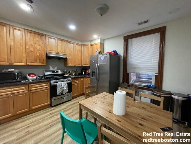 Photo - 129 Cedar St Unit 3