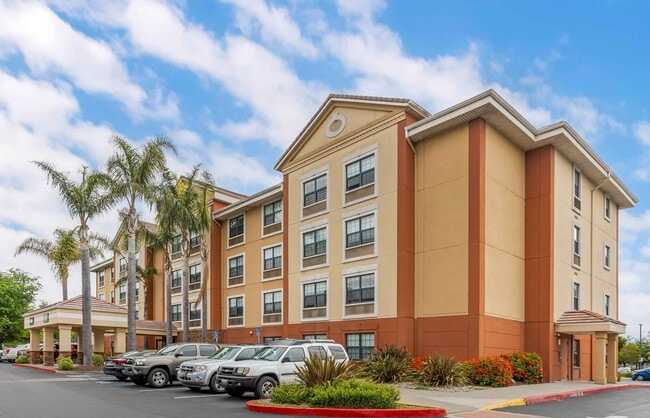 Building Photo - Furnished Studio-Union City - Dyer St. Rental