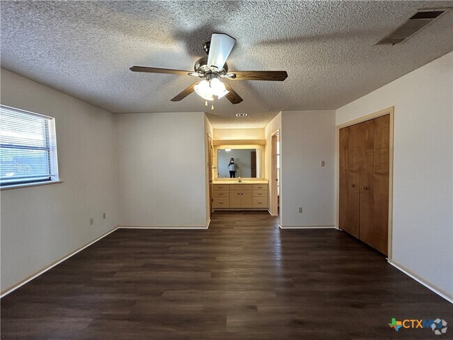 Building Photo - 1089 Larkspur Rental