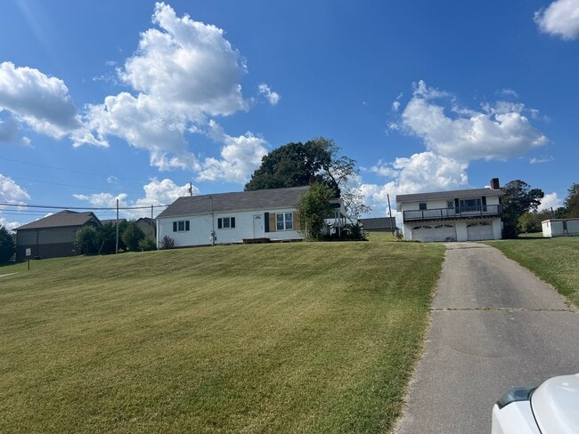 Photo - Spacious 4 bedroom 2.5 bath home