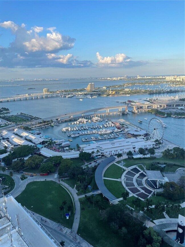 Building Photo - 50 Biscayne Blvd Unit 5001