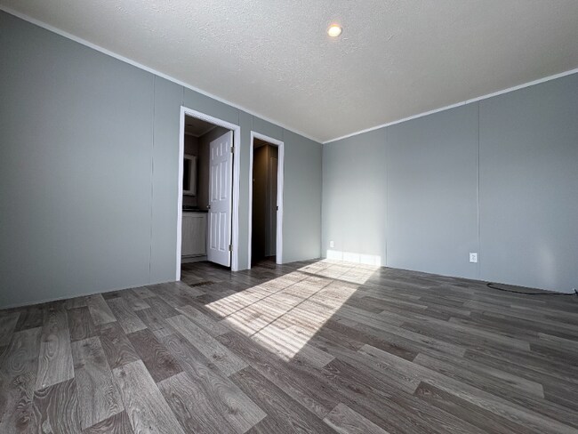 Photo - 352 Trillum Trail