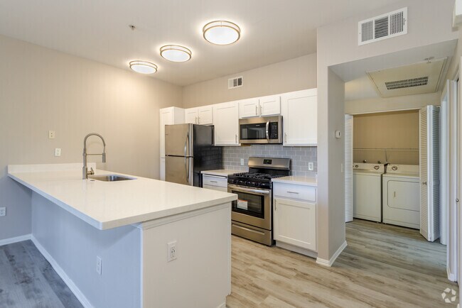 2BR, 2BA - 1,233SF