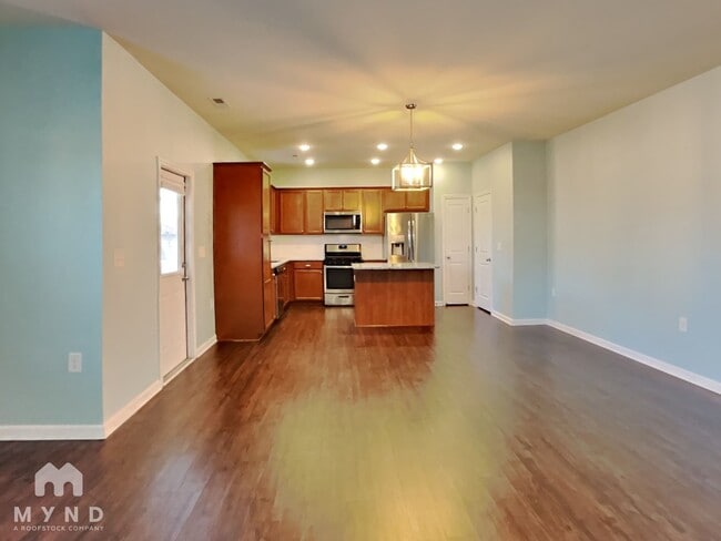 Photo - 2101 Attend Xing