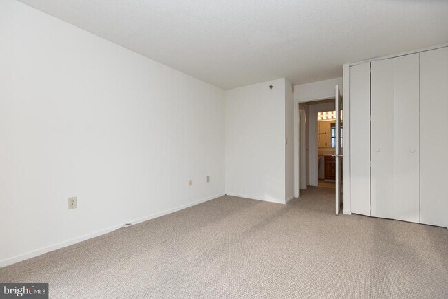 Photo - 2020 Walnut St Unit 24C