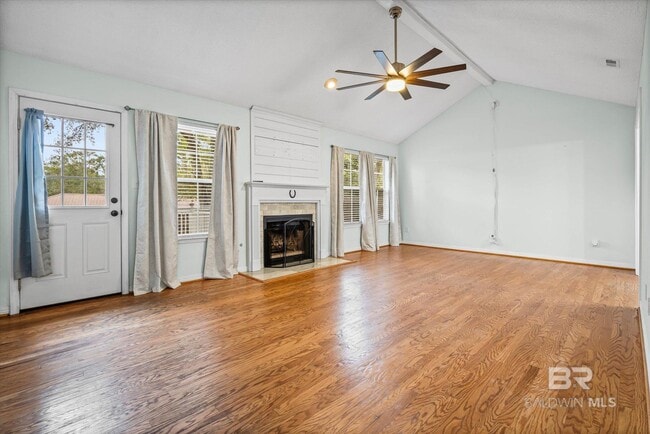 Photo - 142 Appomatox Dr