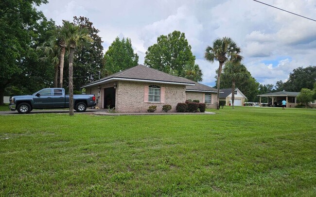 Photo - 171 SW Erin Glen
