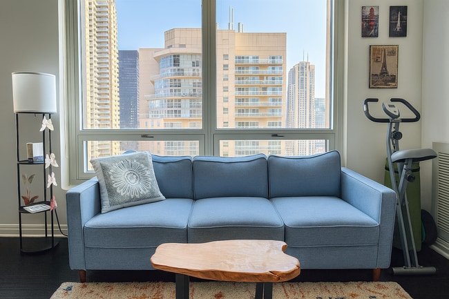 Building Photo - 33 W Ontario St Unit 32D Rental