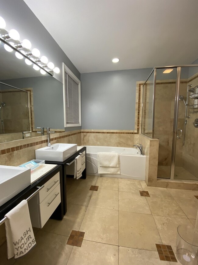Building Photo - 425 E 42nd St Unit 2