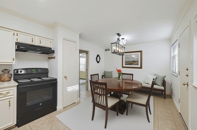 Building Photo - 4040 San Felipe St Unit 135