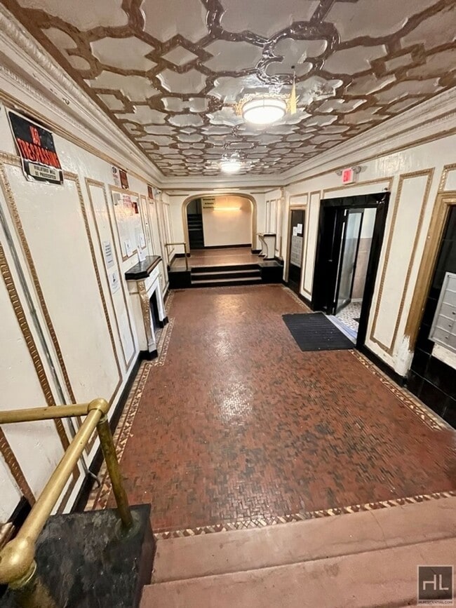 Photo - Hamilton Avenue, YONKERS Unit 4