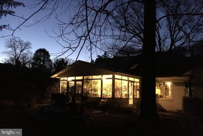 Photo - 218 Martroy Ln House