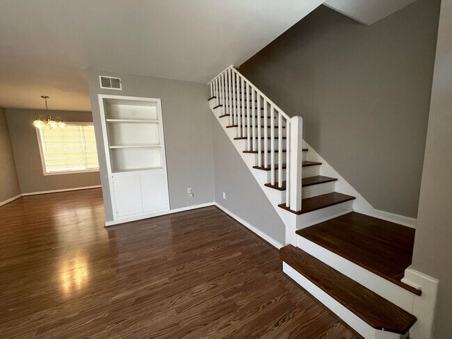 Photo - Condo for rent in Homewood **ACCEPTS SECTI...
