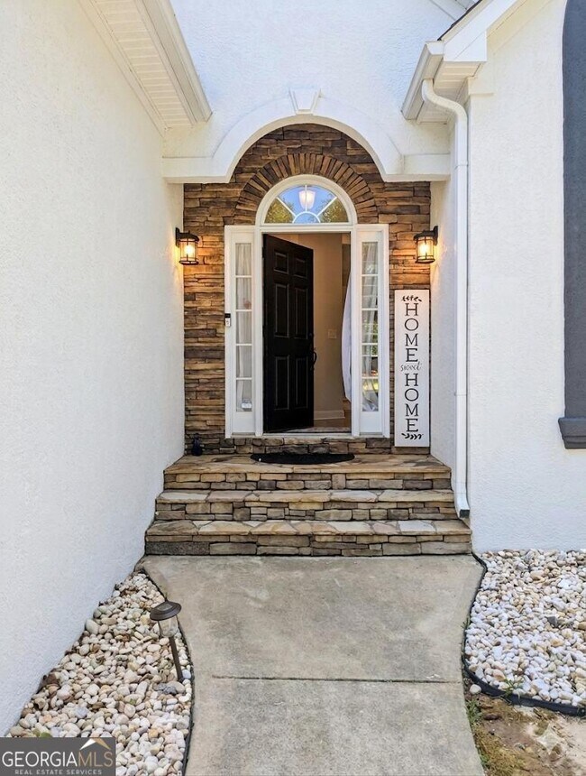 Photo - 110 Lyndhurst Way