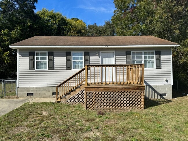 Building Photo - 3 Bedroom House in East Tarboro