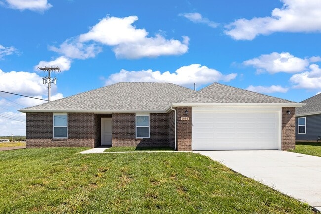 Building Photo - 3 Bedroom Home in Monett