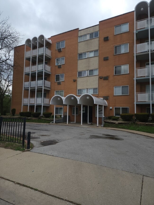Building Photo - 8018 S Hoyne Ave