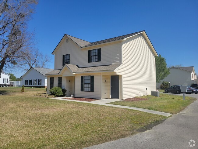 Building Photo - 613 S East Railroad St Unit Lyn-Mor Place Rental