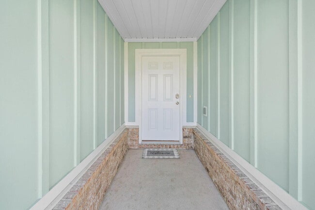 Photo - 146 Old Canoe Ln