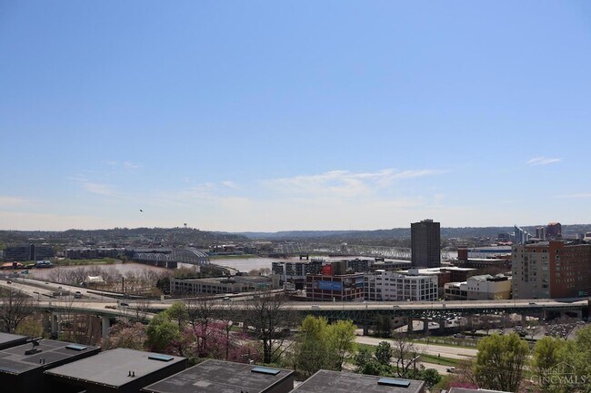 Photo - 399 Oregon St