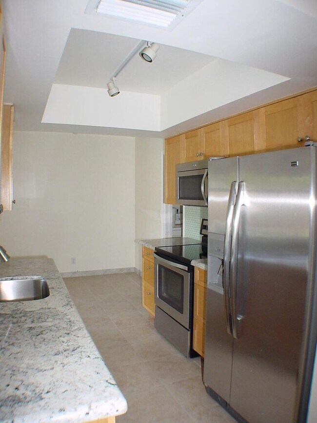 Photo - 590 NE Wavecrest Way