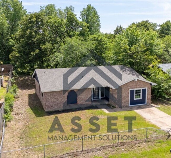 Photo - Cute 4 Bedroom Home