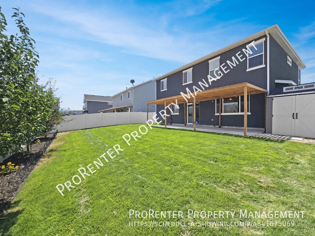 Photo - 1152 W Beacon Way