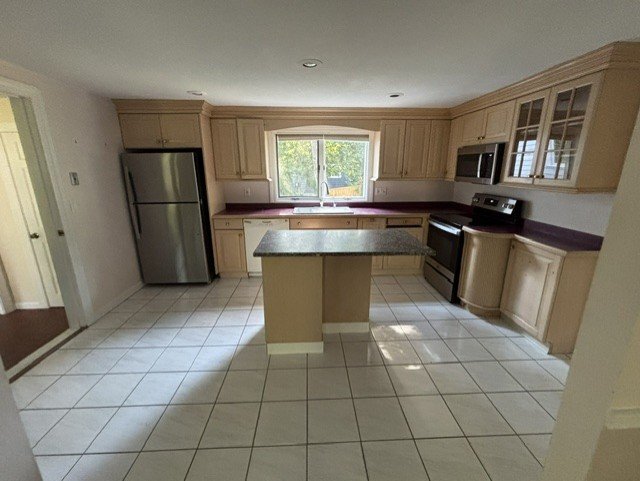 Photo - 348 Nayatt Rd