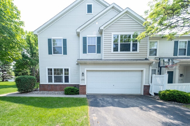 Photo - 1747 Countryside Dr Townhome