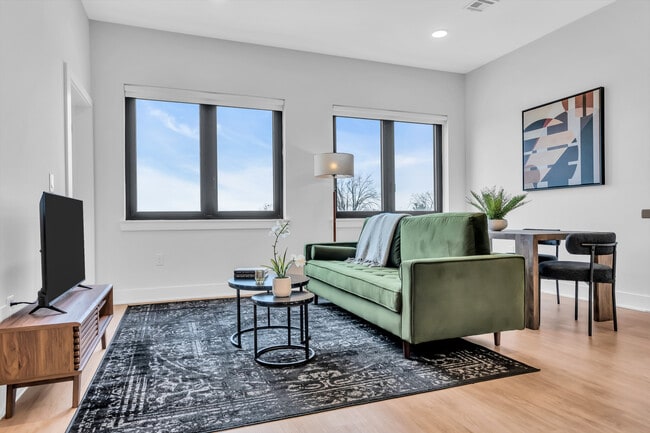 Photo - The Washington